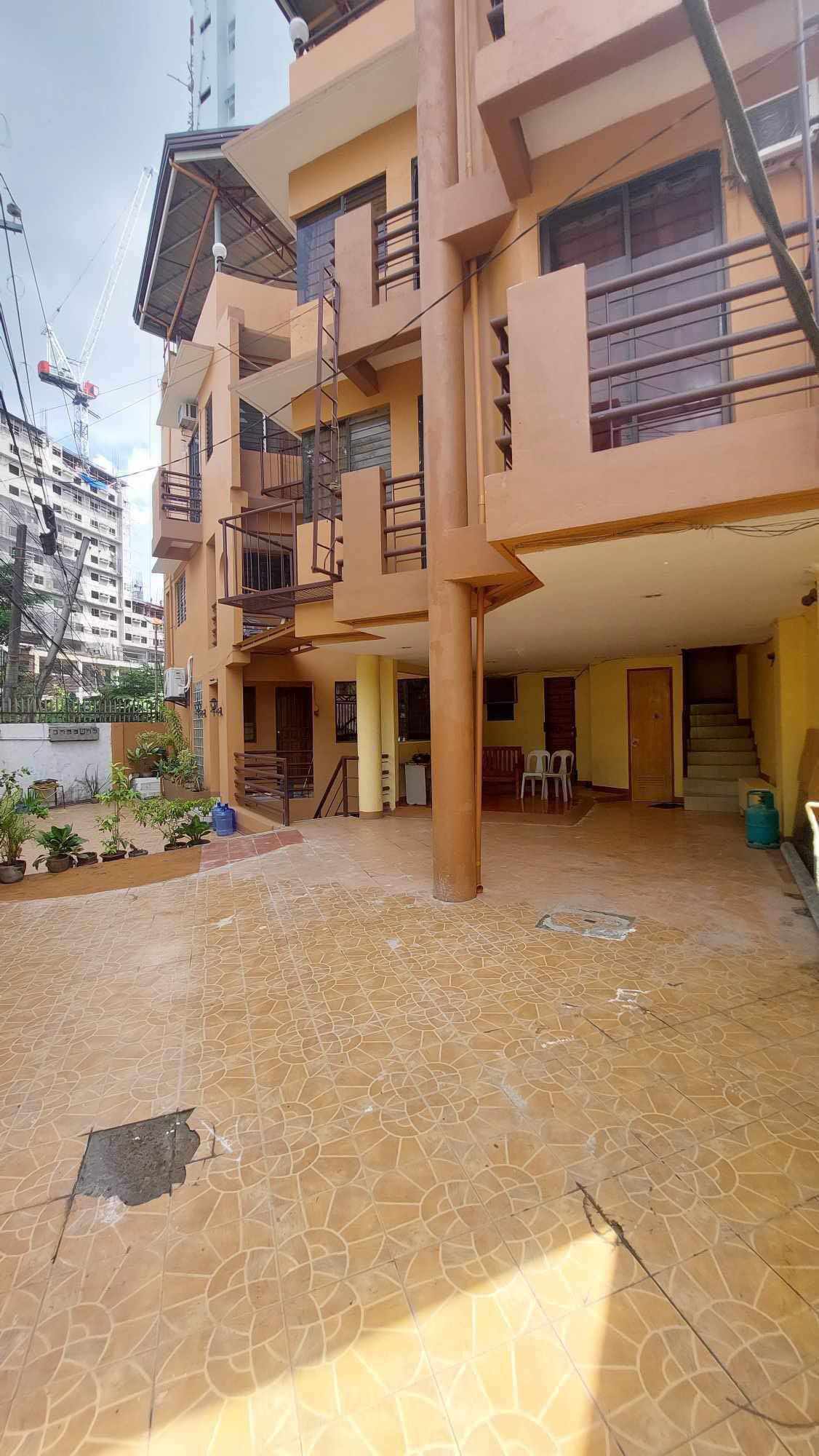 received_786824913342913